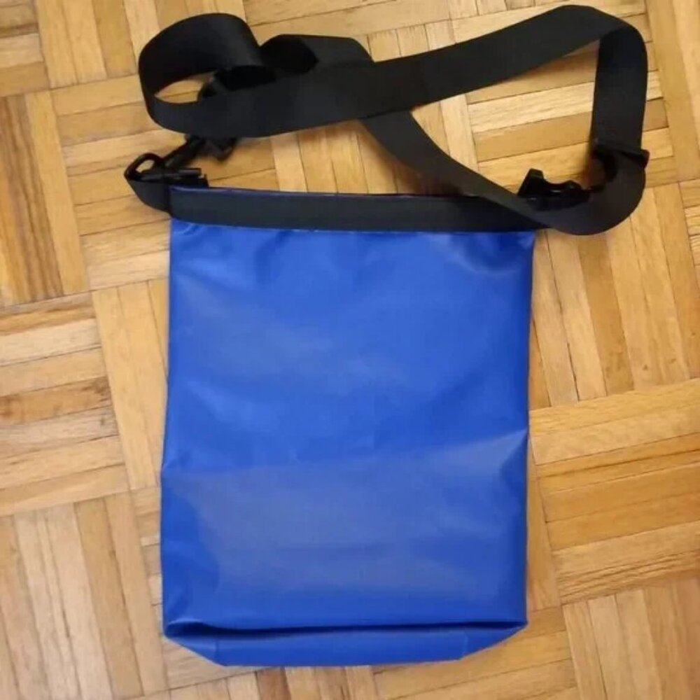 Floating Waterproof Dry Bag Backpack 5L, Marchway. Sac etanche.